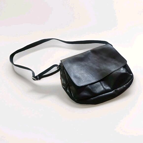 NWT Le Donne Full Flap Over Shoulder Leather Bag Black Leather Purse Classic - Picture 1 of 6